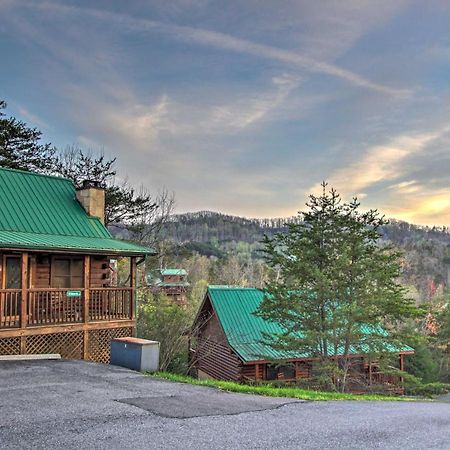 Pigeon Forge Cabin With Hot Tub And Mountain Views! المظهر الخارجي الصورة