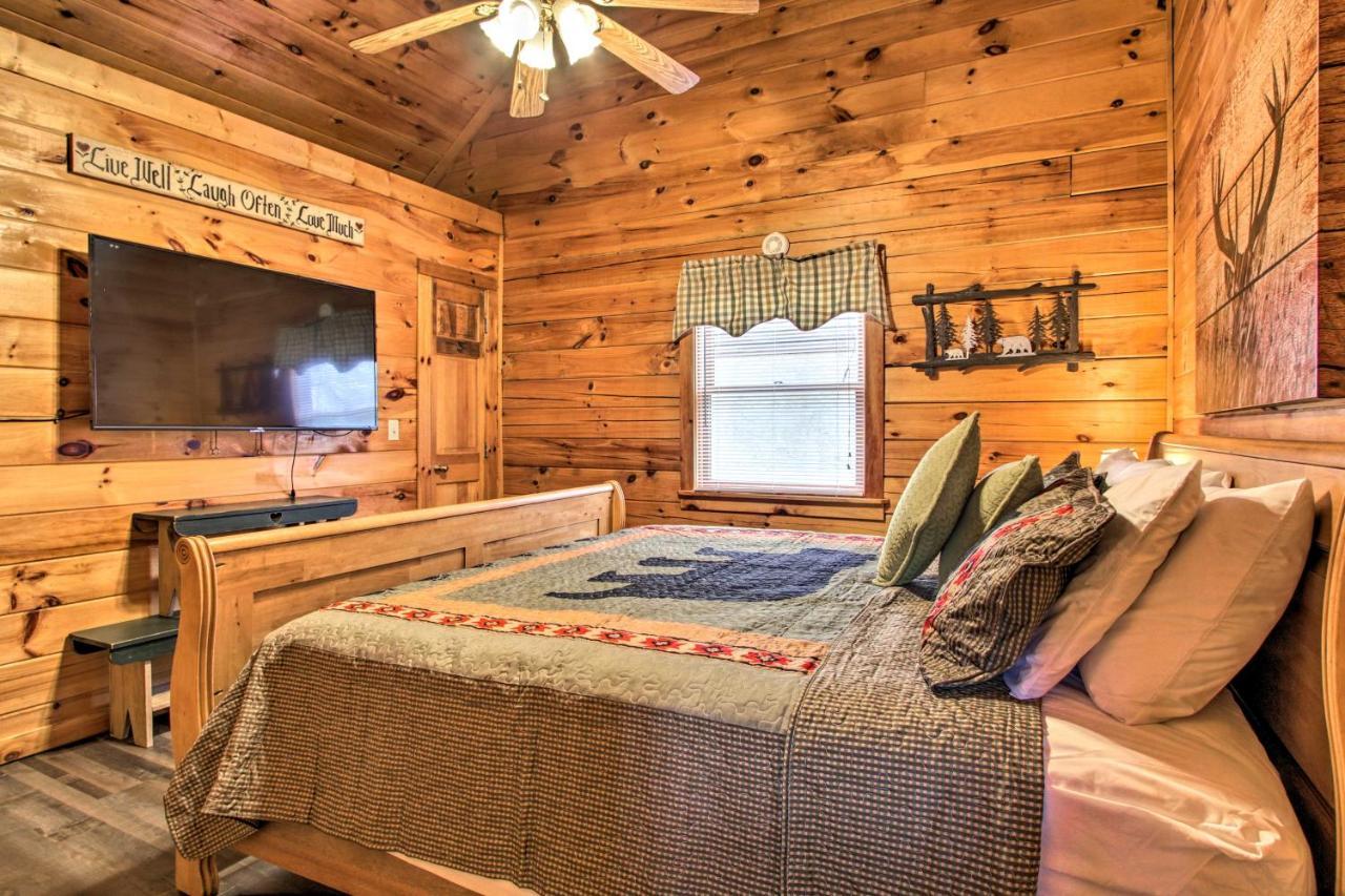 Pigeon Forge Cabin With Hot Tub And Mountain Views! المظهر الخارجي الصورة