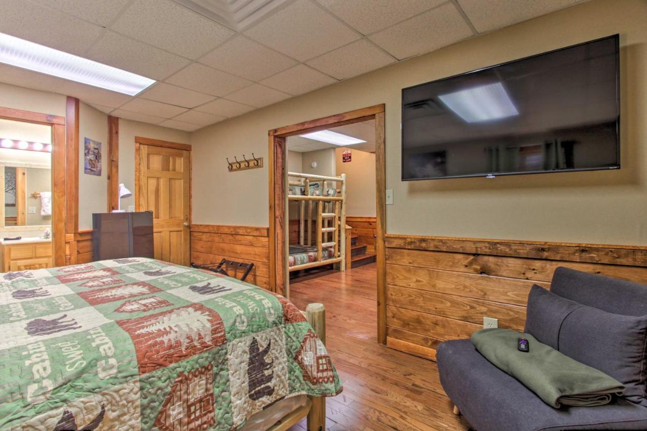 Pigeon Forge Cabin With Hot Tub And Mountain Views! المظهر الخارجي الصورة