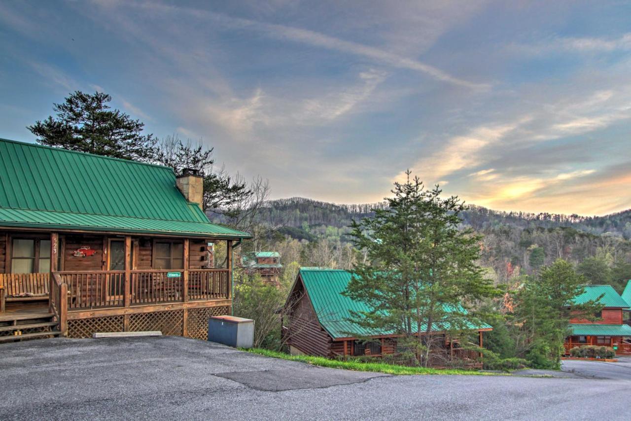 Pigeon Forge Cabin With Hot Tub And Mountain Views! المظهر الخارجي الصورة