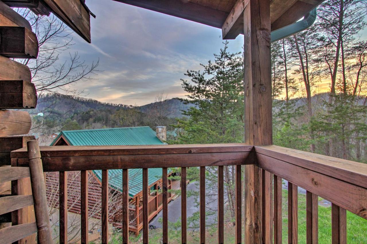 Pigeon Forge Cabin With Hot Tub And Mountain Views! المظهر الخارجي الصورة